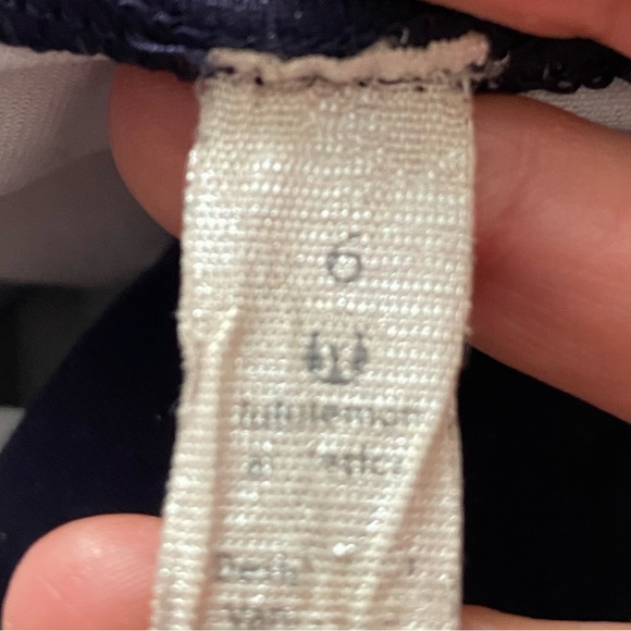 Lululemon Wunder Under crop leggings in RARE indigo mirage print size 6 - Picture 6 of 8